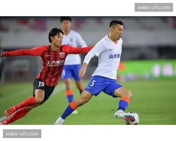 战术分析：山东泰山如何通过高位逼抢限制海港中场奥斯卡的串联